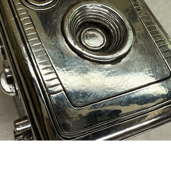 Vintage W. E. Smithe Hinged Black Velvet Lined Silver Toned Camera Trinket Box - Picture 10 of 14